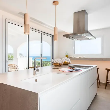 Atalis 50 By Menorcarentals Сон-Боу