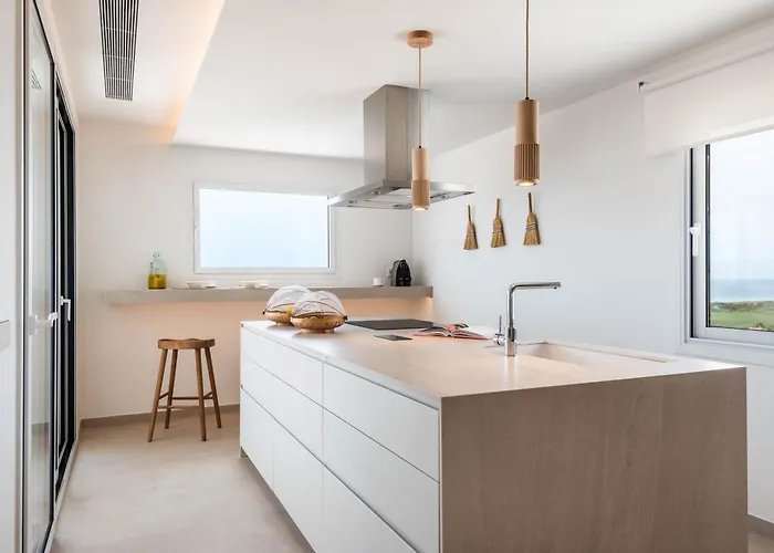 V50 Bella Vista فيلة