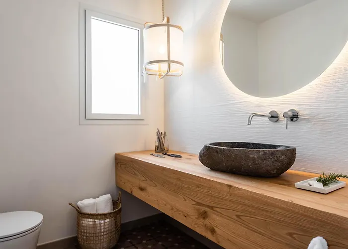 V50 Bella Vista فيلة