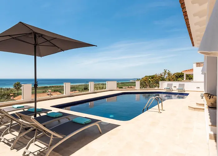 V50 Bella Vista فيلة