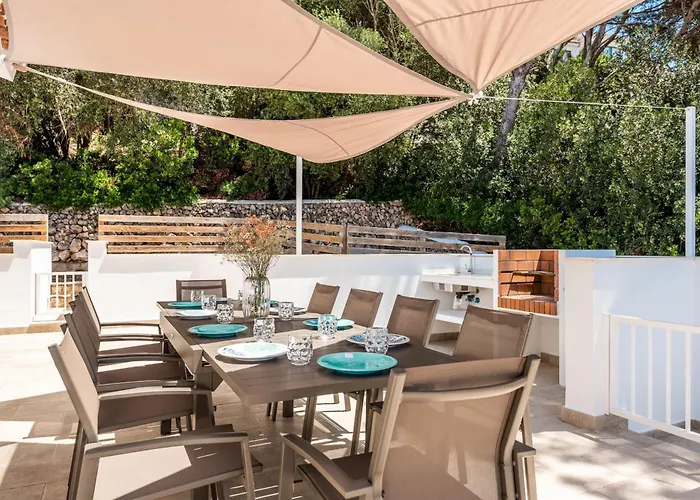 V50 Bella Vista فيلة